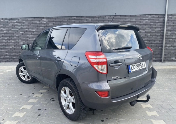 Toyota RAV4 cena 27770 przebieg: 204085, rok produkcji 2009 z Radom małe 232